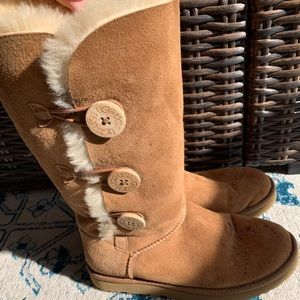 Authentic Bailey Button Triplet II Ugg Boot Size 7